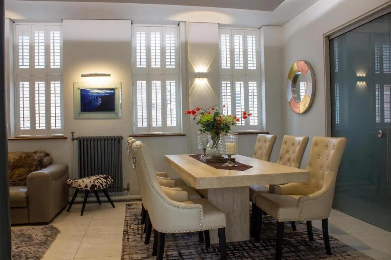 Luxury King Suite: Tub, Wifi And Location Apartment