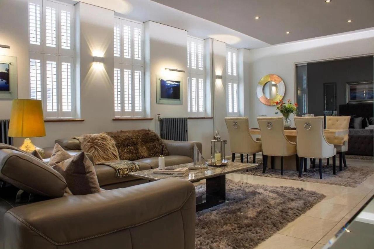 Apartment Luxury King Suite: Tub, Wifi And Location Swansea